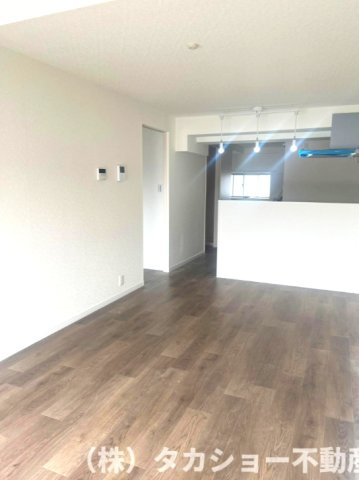 【居間・リビング】 | 千葉都町マンション | これからクロス（壁紙）張り替えします!!