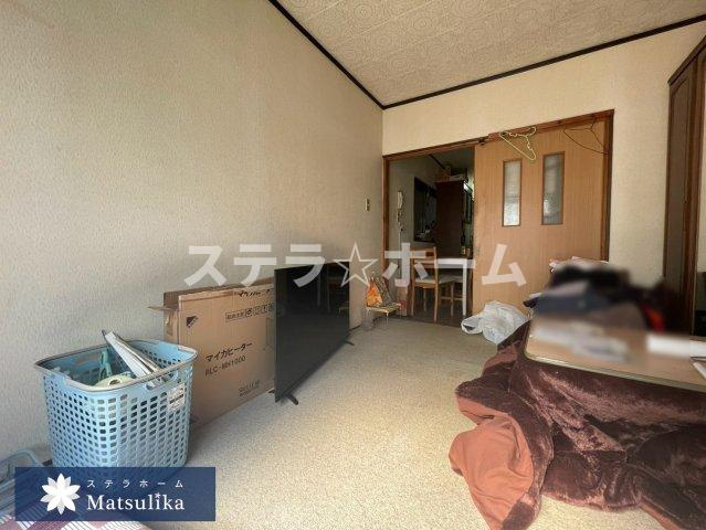 鴫野西5　中古戸建の居間・リビング|リビングです