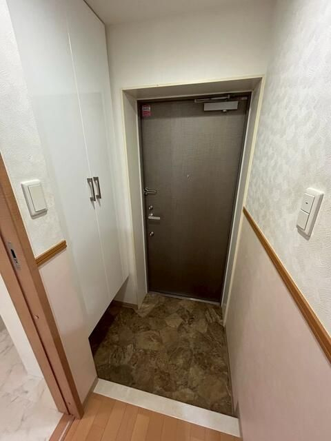 メゾンブリッジの玄関