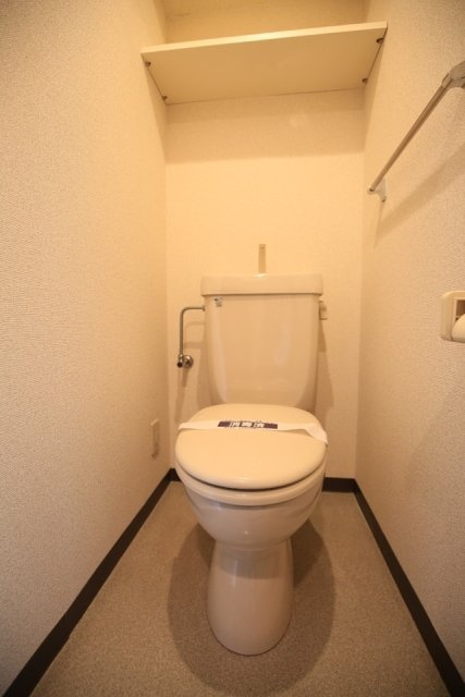 ロイヤルパレス高円寺のトイレ|ゆったりとした空間のトイレです