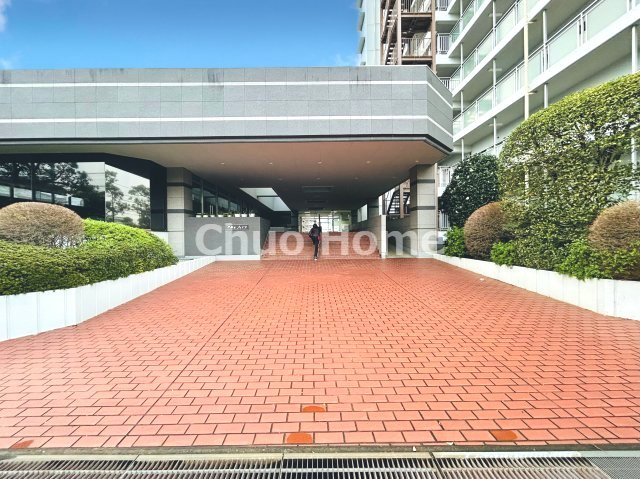西葛西ハイツD棟のエントランス|【エントランス】マンションのエントランスは、その物件の印象を決める、顔とも言える場所です。毎日通る場所ですからきれいなのが一番です。
