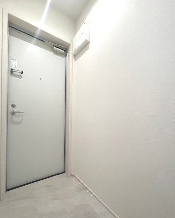 フジパレス高石千代田Ⅰ番館の玄関