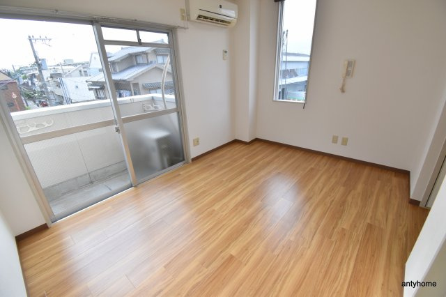 タカラマンション　仲介手数料無料の洋室