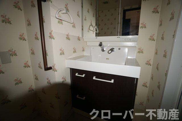 クレスト中府の洗面所