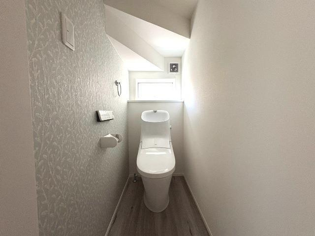 川添町戸建のトイレ