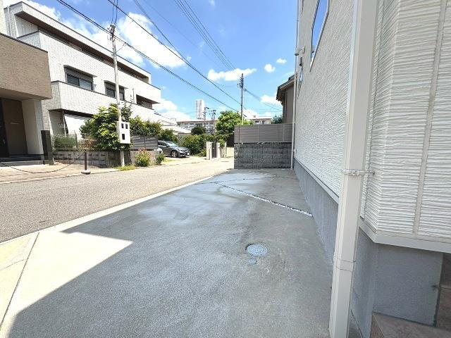 川添町戸建の駐車場