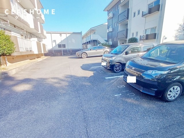パープルシャトーA棟　　刈谷市近郊の賃貸ならクラスホーム刈谷の駐車場