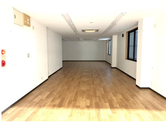 Ｔ＇ｓ　ＳＱＵＡＲＥ　芥川