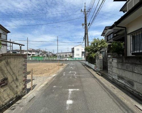 【新築】鶴ヶ島市上広谷新築分譲住宅 全1棟の前面道路含む現地写真