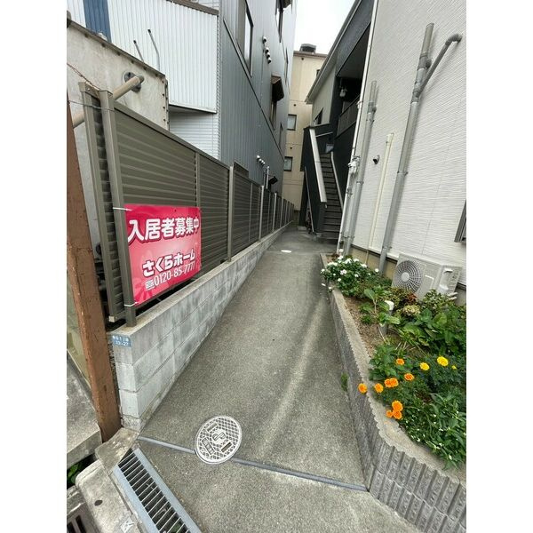 グランビア富木駅前のエントランス|建物の内部です