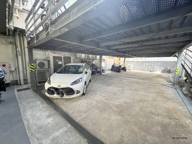 M＋FLATSの駐車場