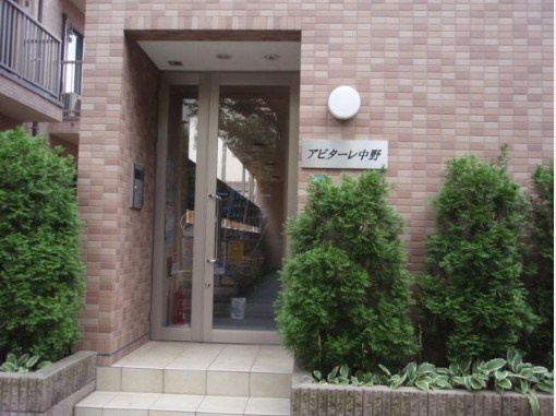 中野区中央５丁目の賃貸マンションのエントランス