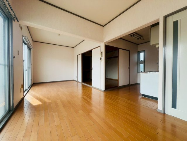 大町マンションの居間・リビング