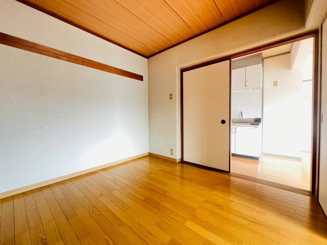 大町マンションの居間・リビング