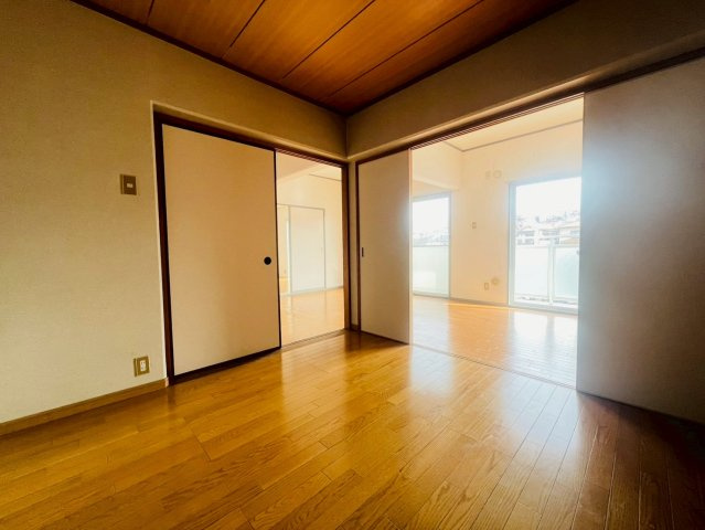 大町マンションの居間・リビング