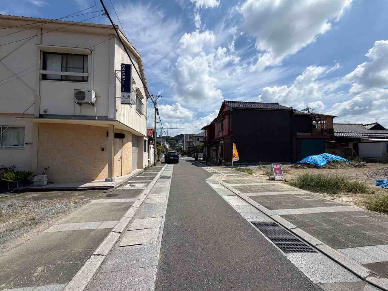 石坪町（3期）の前面道路含む現地写真|現地（2026年7月25日）撮影