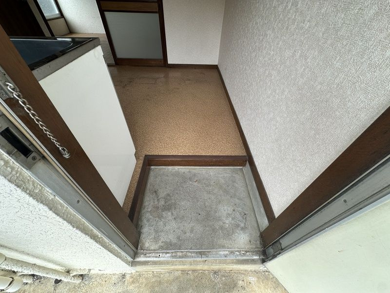 貫井コーポの玄関