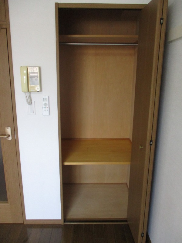 西東京市東伏見４丁目の賃貸マンションの収納