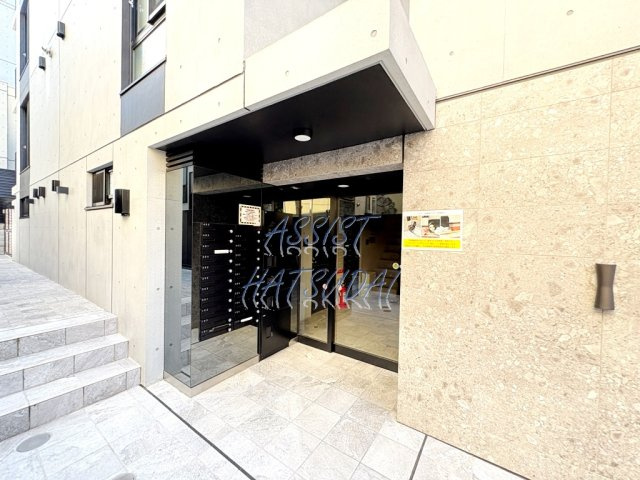 ＬＡＰｉＳ西新宿五丁目のエントランス