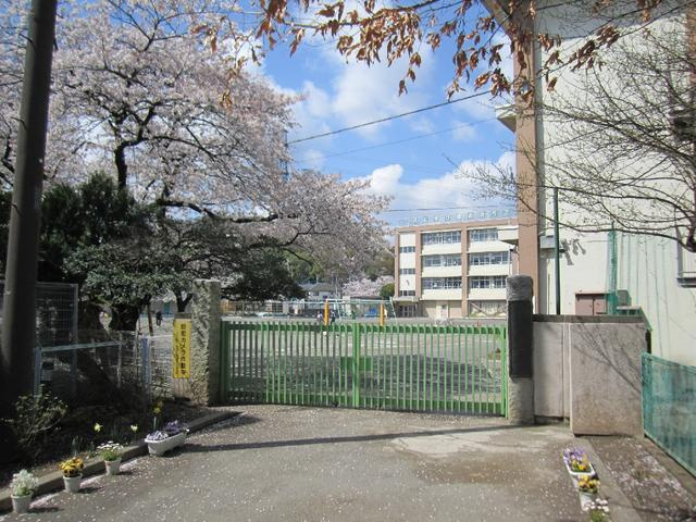 シャルムマーガレットの庭|稲城市立稲城第三小学校まで430m