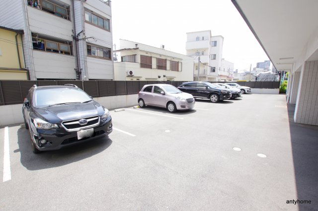 アンフィニⅫエサカガーデン　仲介手数料無料の駐車場
