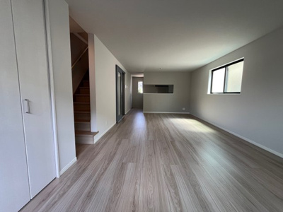 【居間・リビング】 | 鈴蘭台東町６丁目　中古戸建