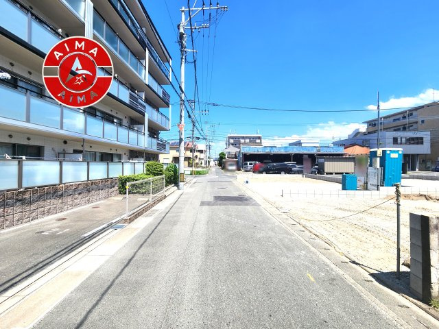 福岡市南区的場1丁目第1-5棟（3号棟）の外観|前面道路含む現地の写真です。