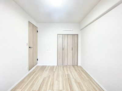 【寝室】 | ルネ豊中 | 物件購入の段取りを知りたいお客様には、「ご検討からご契約までの一連の流れ」をご説明させて頂きます。初めて物件購入を検討された方は、ぜひご参考になさって下さい。