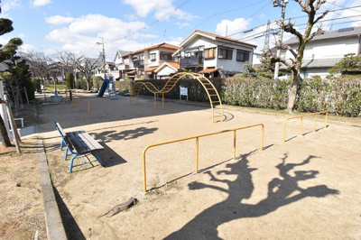 【周辺】 | ルネ豊中 | 現在ご返済中のカーローン・カードローン・教育ローンなどを住宅ローンに一本化したり、家具家電購入費用・引越し費用を住宅ローンと組み合わせるなど、お客さまにメリットの多い住宅ローンのご提案が可能です。