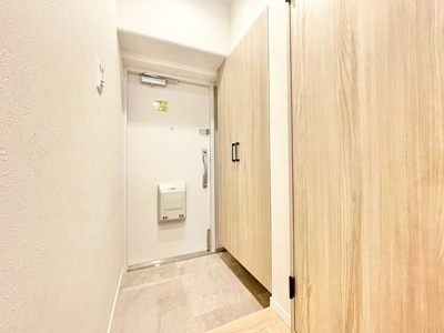 【玄関】 | ルネ豊中 | サイトに掲載されていない箇所の写真、撮影してお届けさせて頂きます！気になる物件で、見たい部分の画像が無い場合は、弊社スタッフまでご連絡下さいませ。お客様の気になる箇所を、カメラにて撮影して参ります！