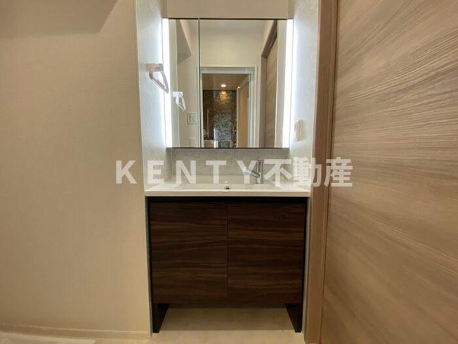 【洗面所】 | セレスティア中央 Ⅱ | 広い洗面スペース