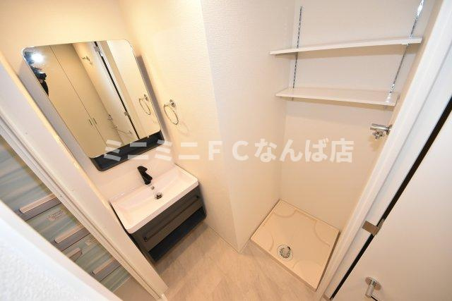 セレニテ難波リアンの洗面所