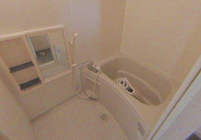 ファミーユ羽衣の浴室|コンパクトで使いやすいお風呂です