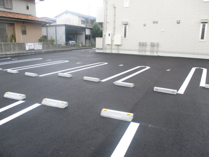 D-room F.京町の駐車場