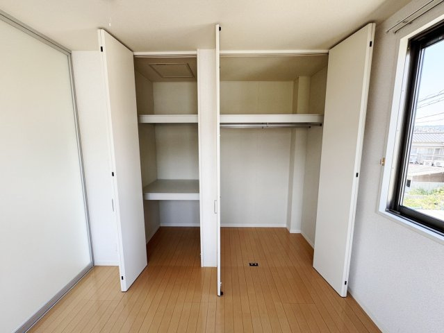 モンソレイユB棟の収納