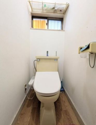 【中古】坂戸市泉町中古住宅のトイレ