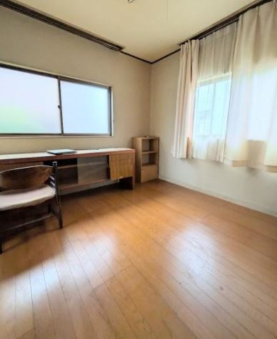 【中古】坂戸市泉町中古住宅の洋室