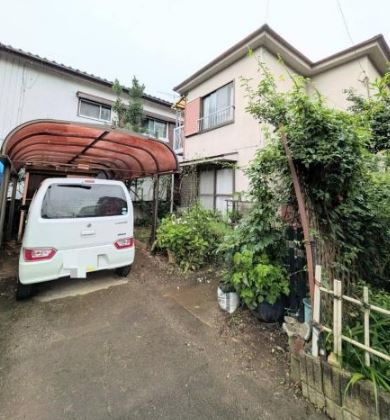 【中古】坂戸市泉町中古住宅の駐車場