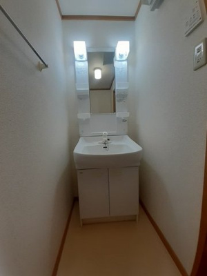 【洗面所】 | ベル神前Ａ | 忙しい朝には欠かせない洗面所です