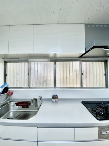 加島２丁目一戸建のその他|キッチンに窓