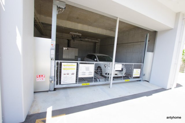 ライブガーデン新大阪　仲介手数料無料の駐車場