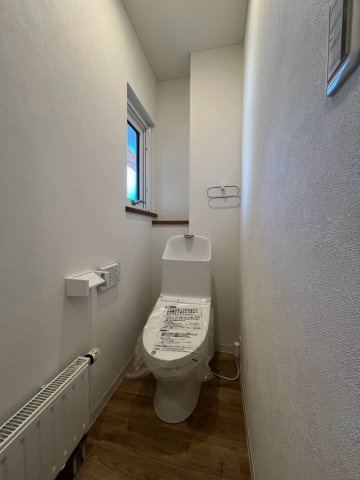 星置３条４丁目 戸建のトイレ|各階にトイレ完備（３ＬＤＫ世帯）
※写真は１階のトイレです
