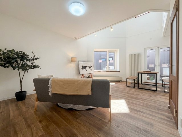 星置３条４丁目 戸建の居間・リビング|南東向きで日当りの良いＬＤＫ１６．７帖（３ＬＤＫ世帯）