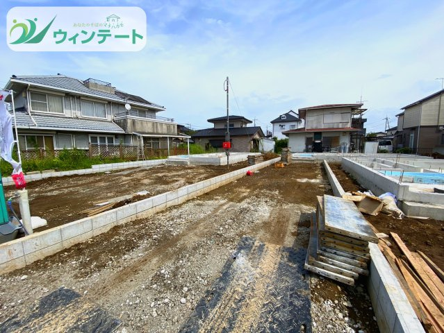 阿見町阿見第7　新築戸建　2号棟の駐車場|2台分の駐車スペースを確保。お子様の送迎や買い物の際にも便利な配置です。