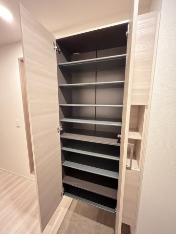 大阪市都島区網島町の賃貸マンションの玄関