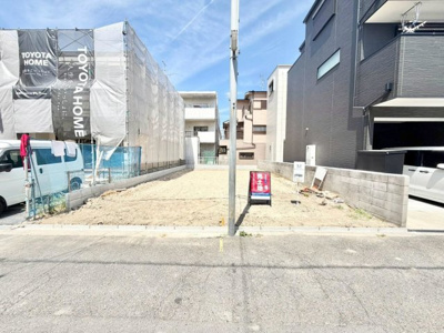 【前面道路含む現地写真】 | 緑ヶ丘北町２丁　新築戸建 | トイレ１階と２階の２ヶ所あります！忙しい朝や家族の多いご家庭も安心ですね♪