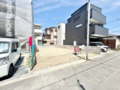 【前面道路含む現地写真】 | 緑ヶ丘北町２丁　新築戸建 | 全室２面採光です！たっぷりの陽光に包まれる明るい住まいに気持ちも明るくなりますね♪