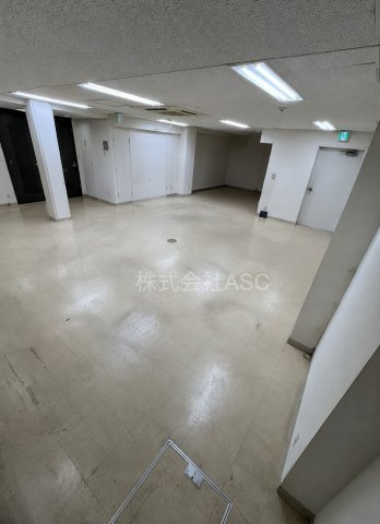 オペル2番館の内装