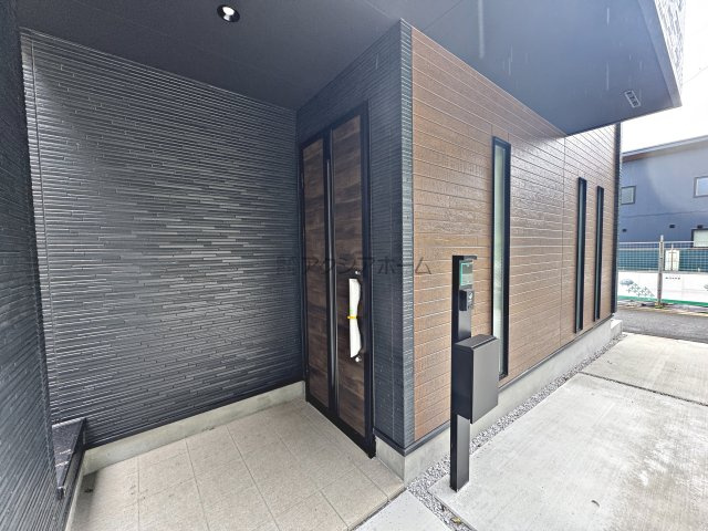 所沢市北秋津・全1棟　新築一戸建　～北西角地～の玄関