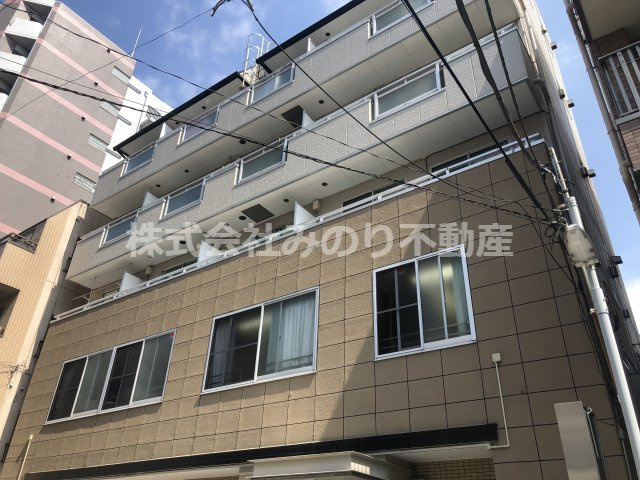 雄治ビルの外観